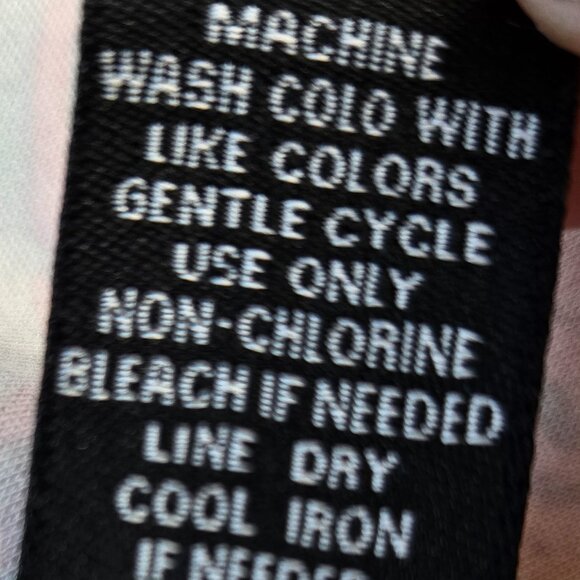 76-16 Torrid Black & Red Rose Halter Neck Knee length Skater Dress Size 14 - Picture 10 of 10